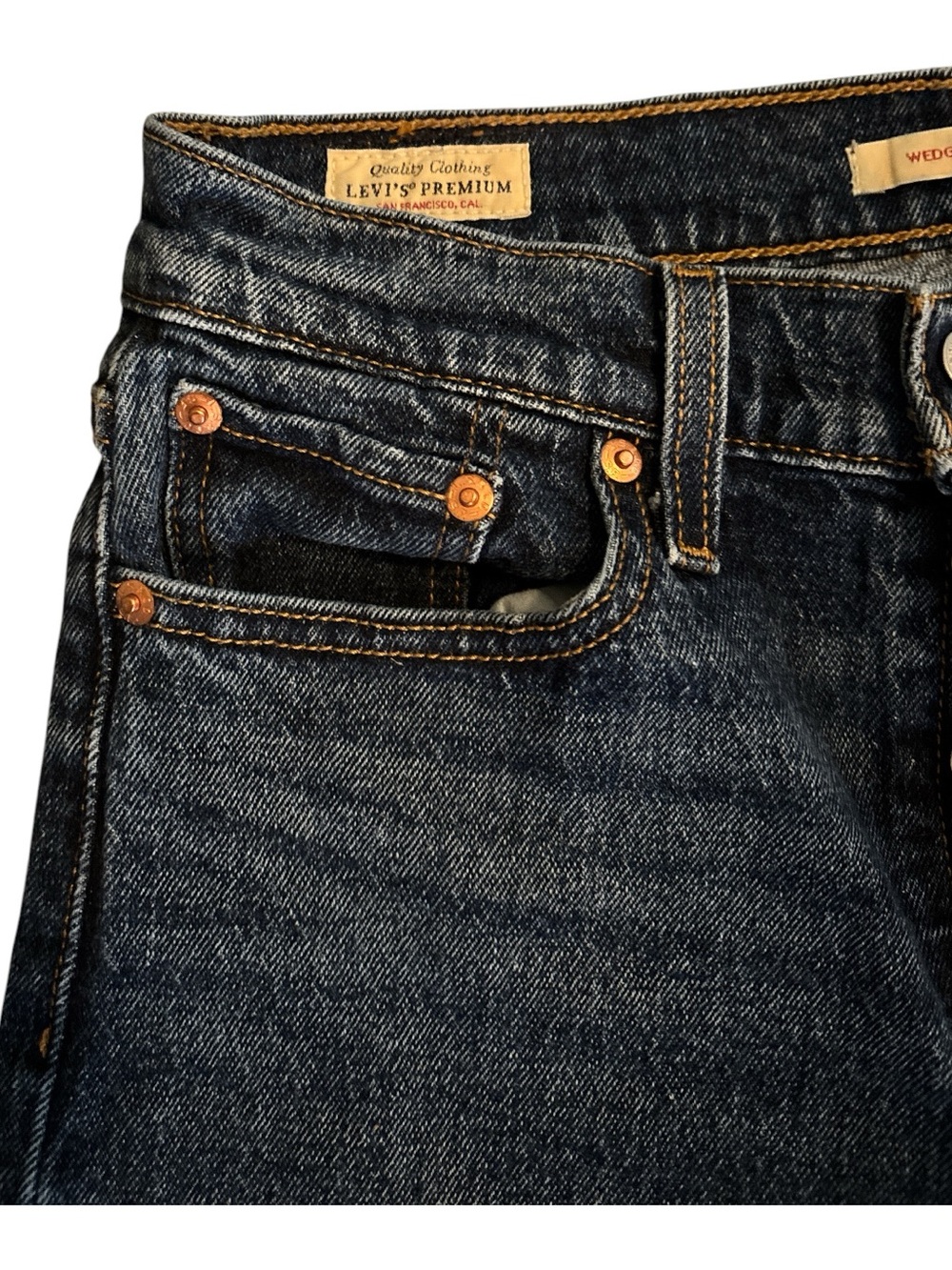 Levi’s Wedgie Bootcut Classic Dark Wash Women's Jeans Premium Big E Button Fly - Picture 3 of 16
